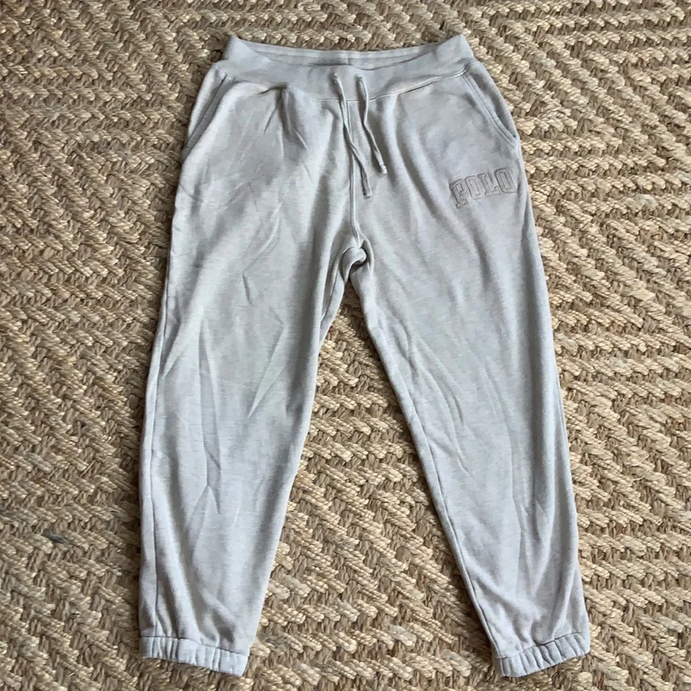 Polo joggers, big fit, size M.